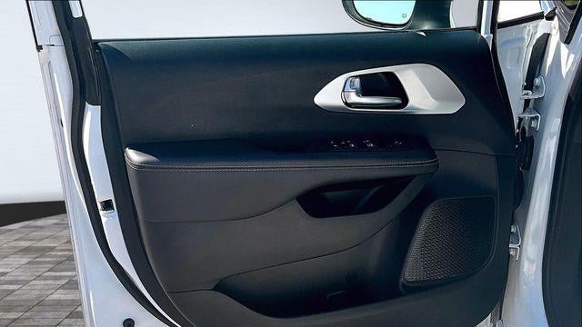 2023 Chrysler Pacifica Touring