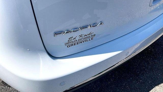2023 Chrysler Pacifica Touring
