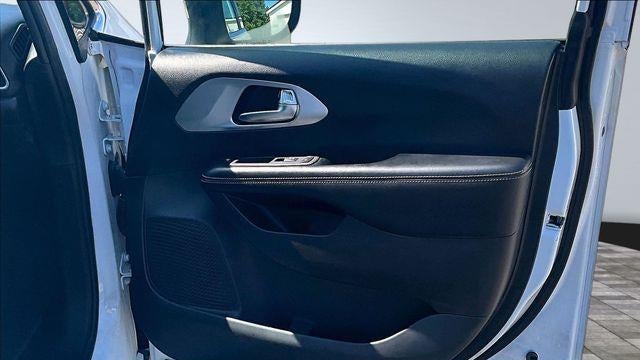 2023 Chrysler Pacifica Touring