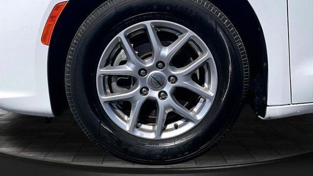 2023 Chrysler Pacifica Touring