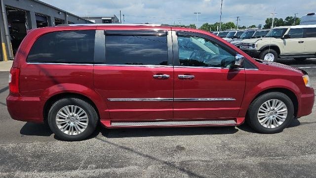 2012 Chrysler Town and Country Limited
