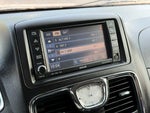 2012 Town and Country Thumbnail 27