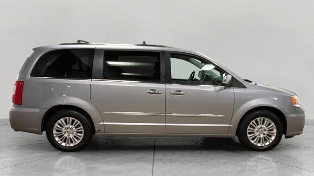 2015 Chrysler Town and Country Limited Platinum