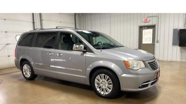 2015 Chrysler Town and Country Limited Platinum