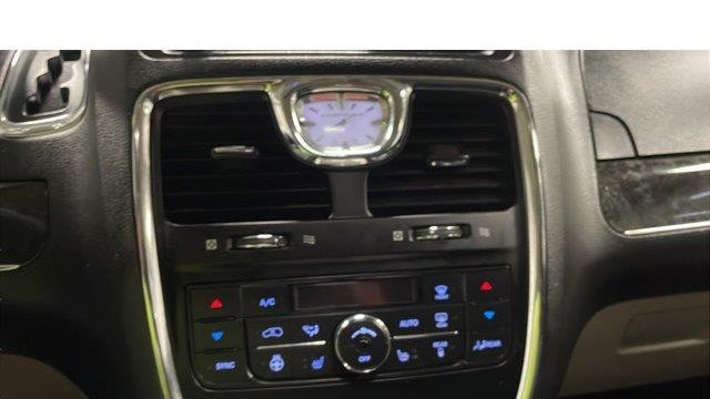 2015 Chrysler Town and Country Limited Platinum