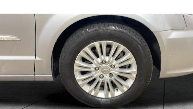 2015 Chrysler Town and Country Limited Platinum