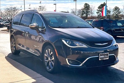 Photo of a 2020 Chrysler Pacifica Limited 4DR Mini-Van for sale