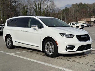 Photo of a 2022 Chrysler Pacifica Limited 4DR Mini-Van for sale