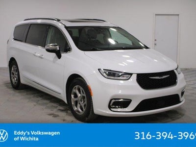 Photo of a 2023 Chrysler Pacifica Limited 4DR Mini-Van for sale