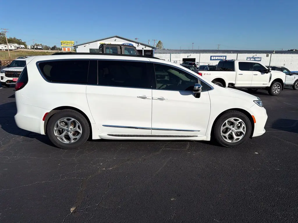 2023 Chrysler Pacifica - $21,987