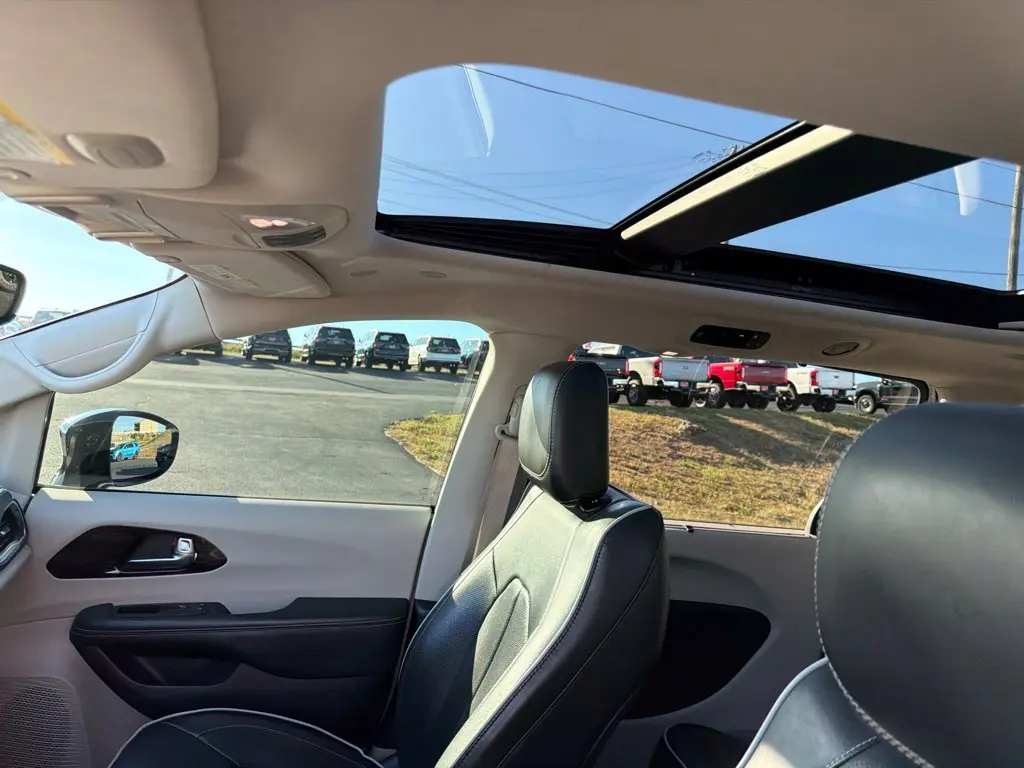 2023 Chrysler Pacifica - $21,987