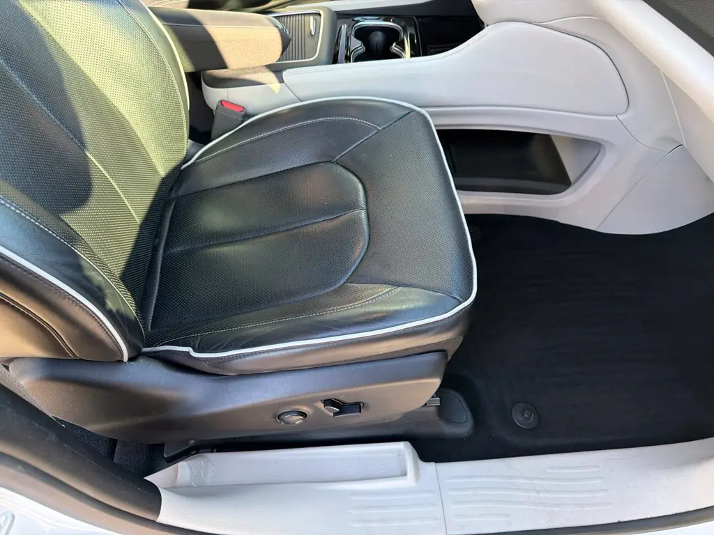 2023 Chrysler Pacifica - $21,987