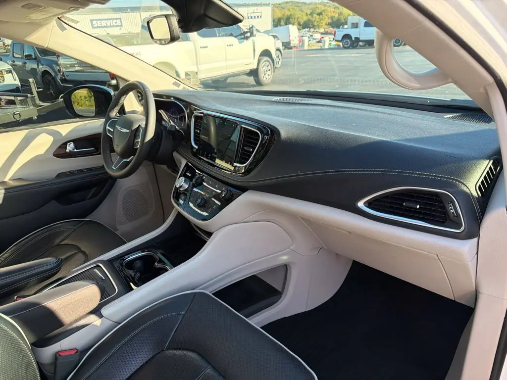 2023 Chrysler Pacifica - $21,987