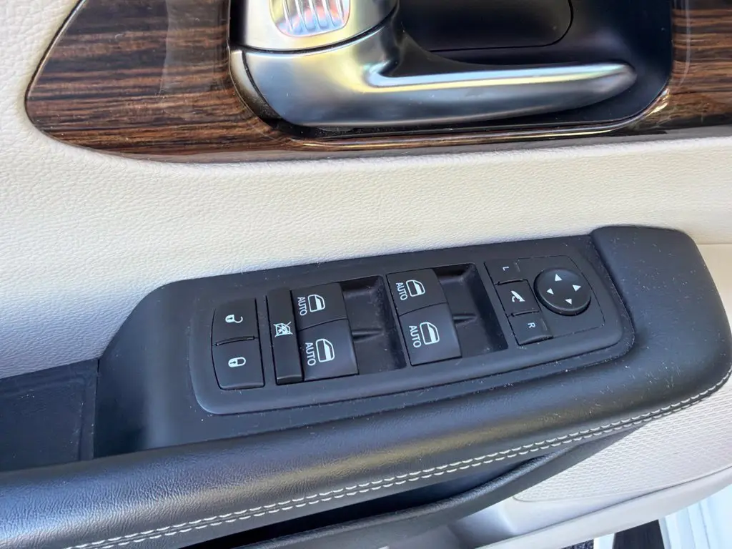 2023 Chrysler Pacifica - $21,987