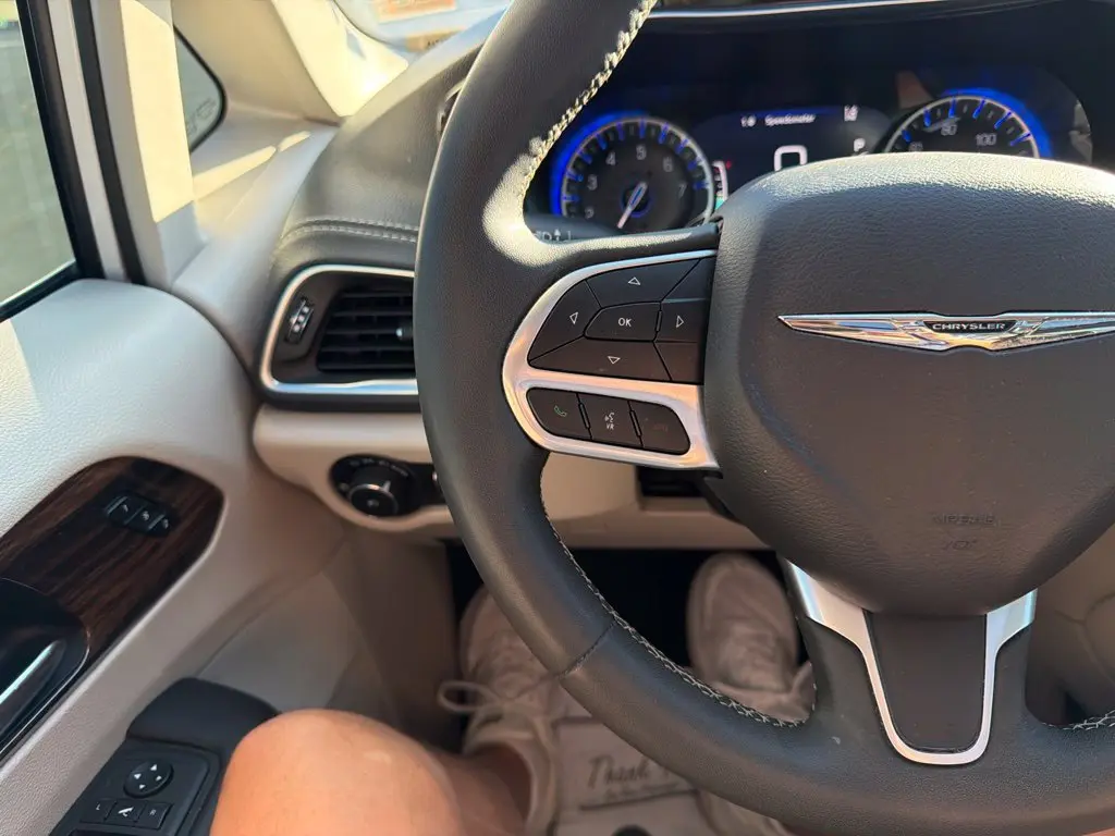 2023 Chrysler Pacifica - $21,987