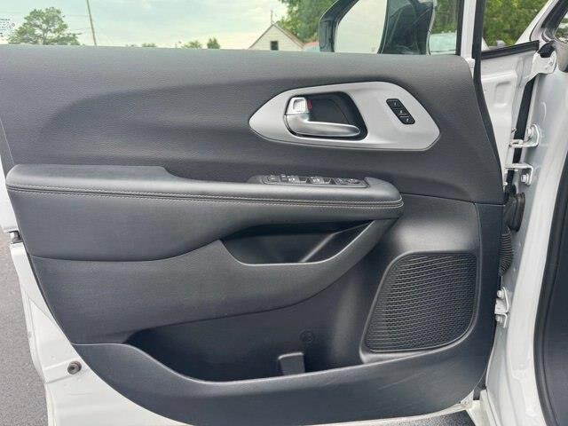 2025 Chrysler Pacifica - $34,757