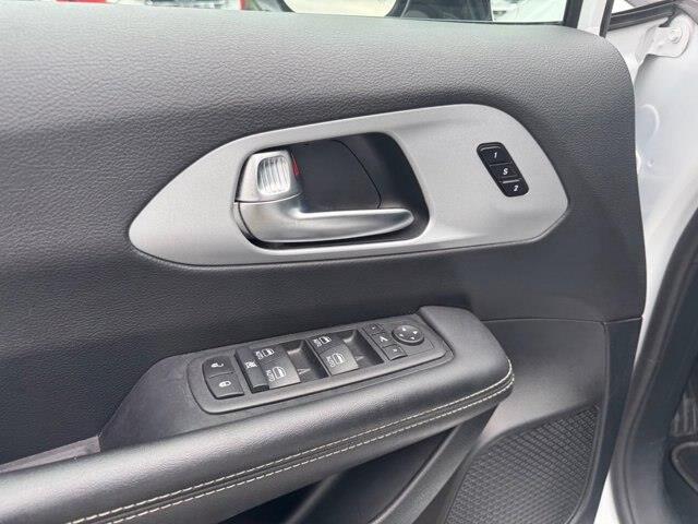 2025 Chrysler Pacifica - $34,757