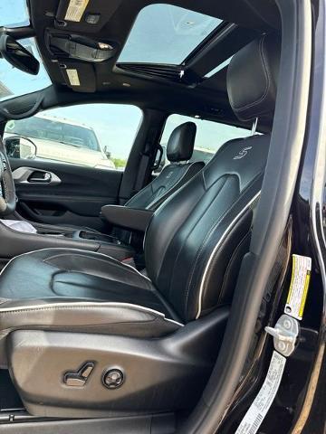 2025 Chrysler Pacifica - $30,000