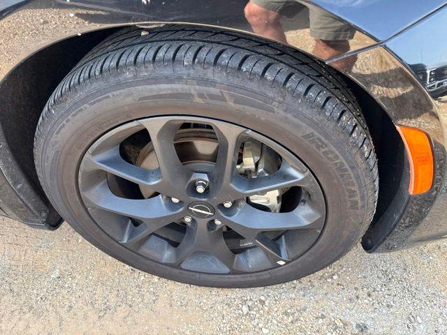 2025 Chrysler Pacifica - $30,000
