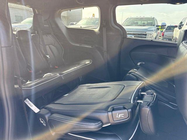 2025 Chrysler Pacifica - $30,000