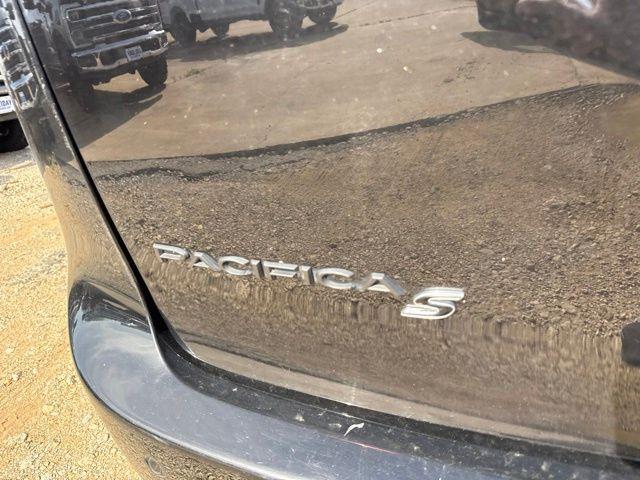 2025 Chrysler Pacifica - $30,000