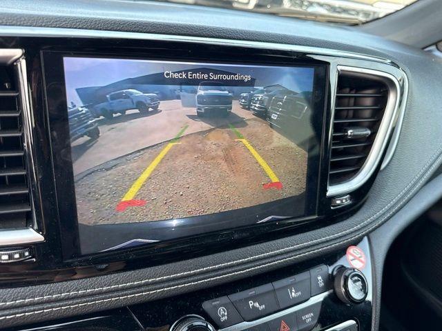 2025 Chrysler Pacifica - $30,000