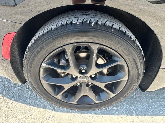 2025 Chrysler Pacifica - $30,000