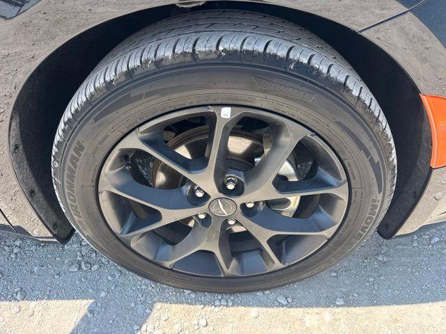 2025 Chrysler Pacifica - $30,000