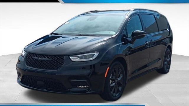 Preowned 2025 Chrysler Pacifica Limited for Sale
