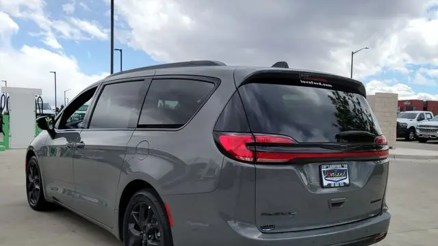 2025 Chrysler Pacifica Limited