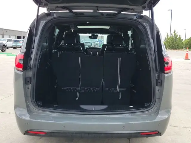 2025 Chrysler Pacifica - $33,447