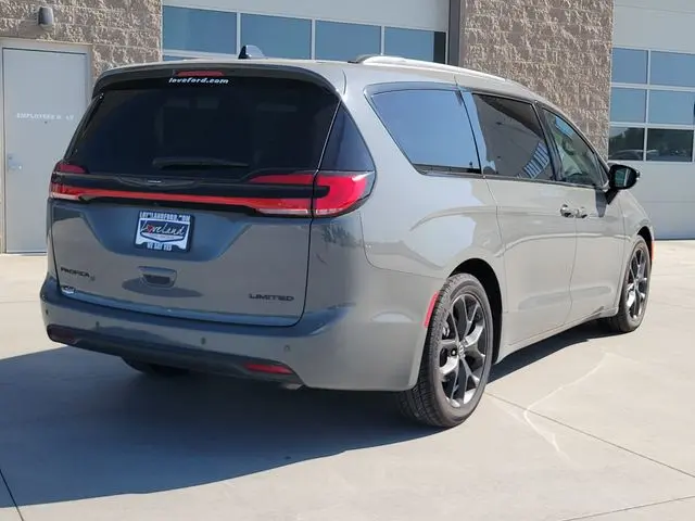 2025 Chrysler Pacifica - $33,447