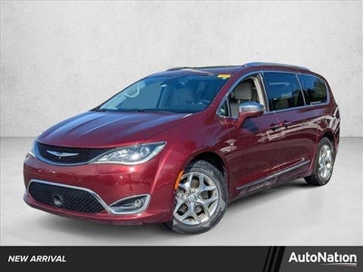 Photo of a 2018 Chrysler Pacifica Limited 4DR Mini-Van for sale