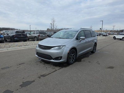 Photo of a 2019 Chrysler Pacifica Limited 35TH Anniversary 4DR Mini-Van for sale