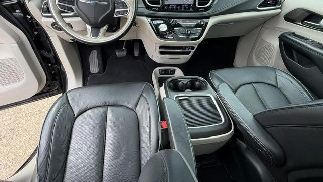 2019 Chrysler Pacifica Limited 35th Anniversary