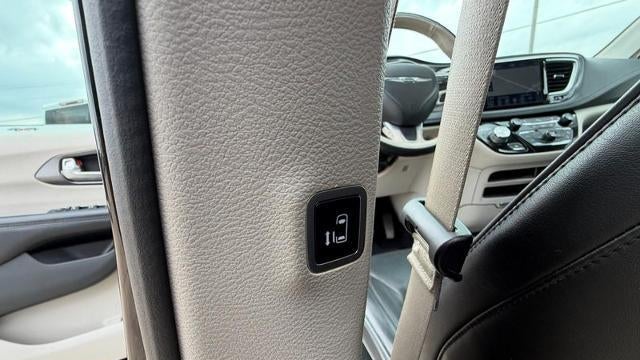 2019 Chrysler Pacifica Limited 35th Anniversary