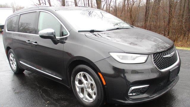 Preowned 2022 Chrysler Pacifica Limited for Sale