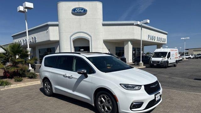 Preowned 2023 Chrysler Pacifica Limited for Sale