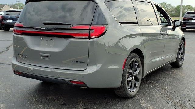 2025 Chrysler Pacifica Limited