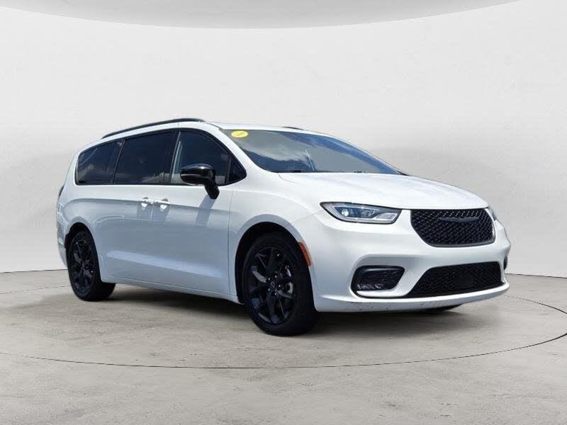 2025 Chrysler Pacifica - $37,791