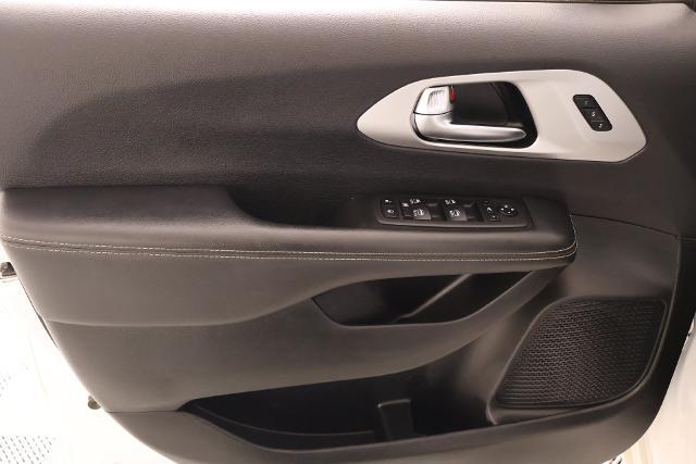 2025 Chrysler Pacifica - $27,709