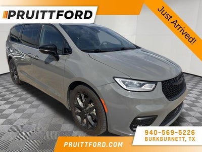 2025 Chrysler Pacifica Limited 4DR Mini-Van