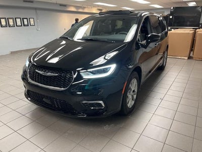 Photo of a 2026 Chrysler Pacifica Limited 4DR Mini-Van for sale