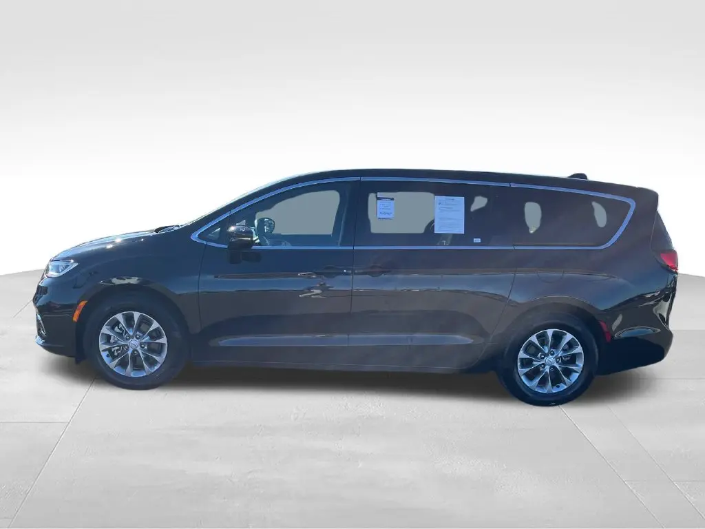 2026 Chrysler Pacifica - $38,975