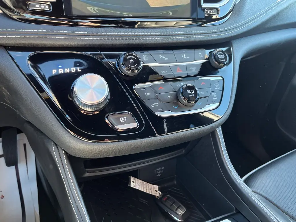 2026 Chrysler Pacifica - $38,975