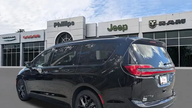 2026 Chrysler Pacifica Limited