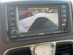 2014 Town and Country Thumbnail 26