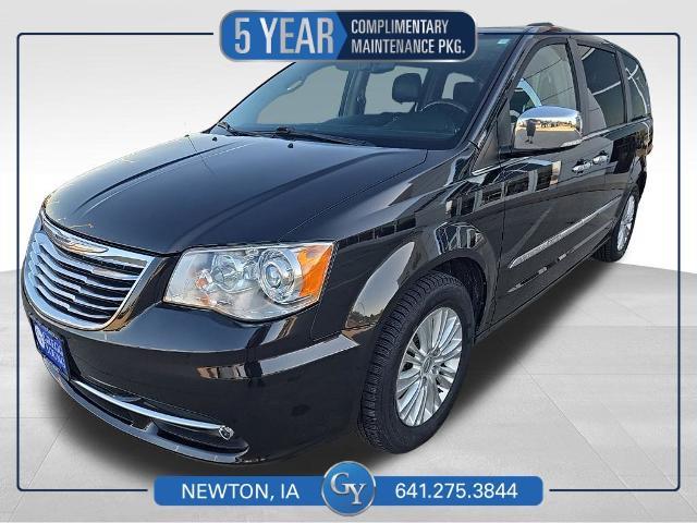 2015 Chrysler Town And Country - $7,488