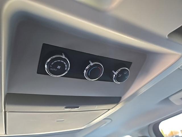 2015 Chrysler Town And Country - $7,488