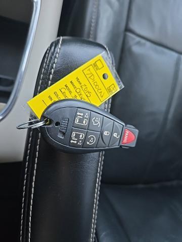 2015 Chrysler Town And Country - $7,488